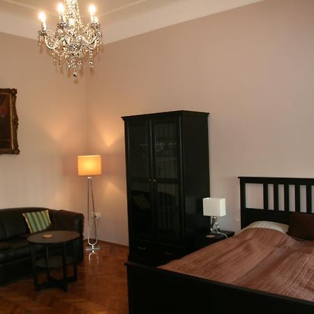 Diamonds Apartment With 2 Rooms Near Guzsdu Udvar Budapest Exterior photo
